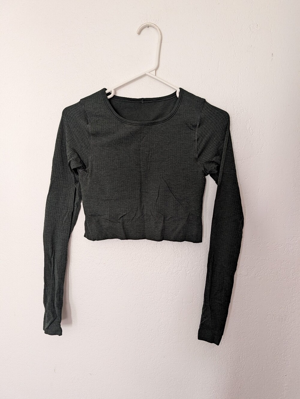 Lululemon Long Sleeve Cropped Ribbed Top with Under Bra Green No Size Tag